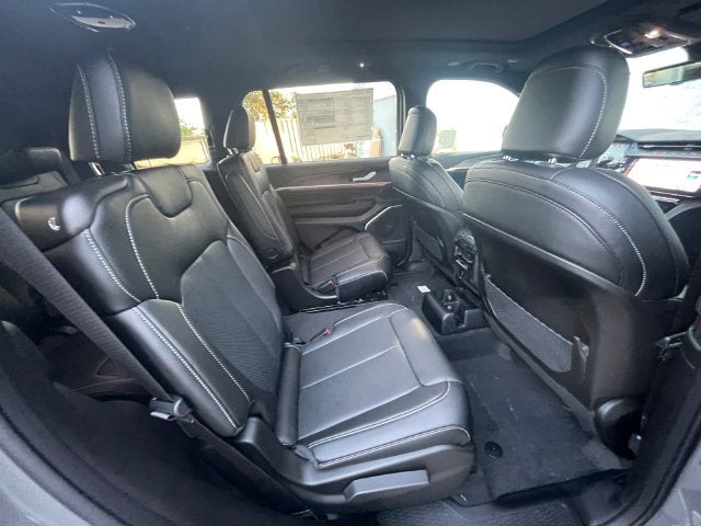 2027 Jeep Grand Cherokee L Limited Reserve