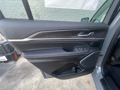 2027 Jeep Grand Cherokee L Limited Reserve