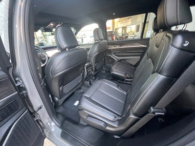 2027 Jeep Grand Cherokee L Limited Reserve