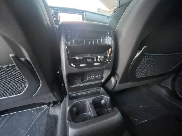 2027 Jeep Grand Cherokee L Limited Reserve