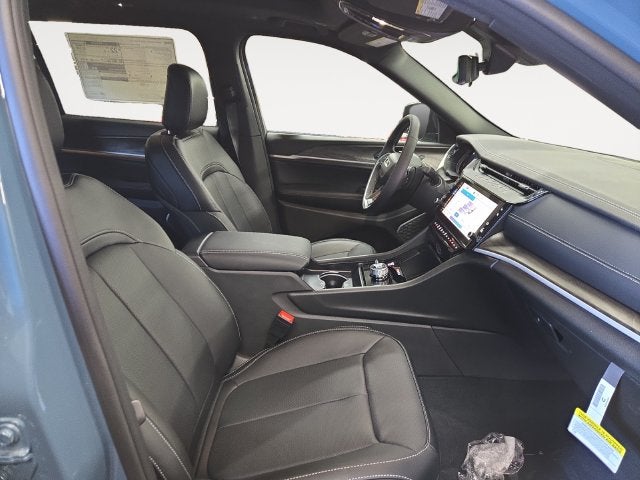 2027 Jeep Grand Cherokee L Limited Reserve