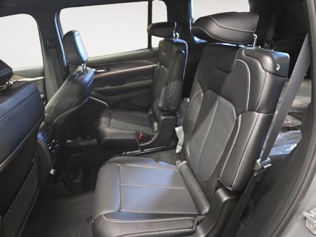 2027 Jeep Grand Cherokee L Limited Reserve