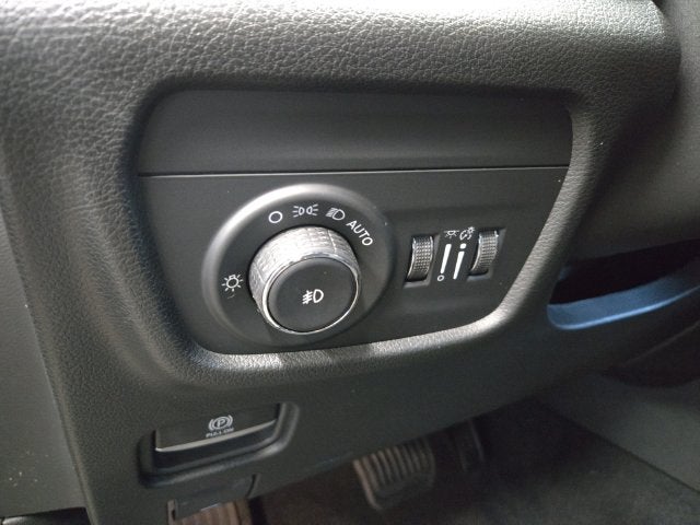 2027 Jeep Grand Cherokee L Limited Reserve