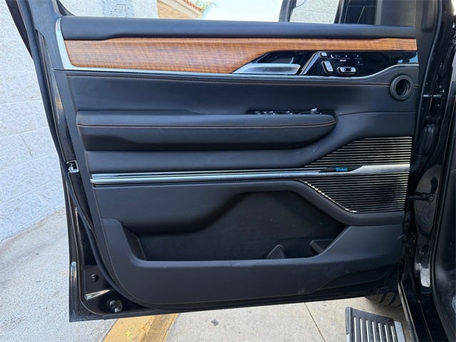 2023 Jeep Grand Wagoneer Series III