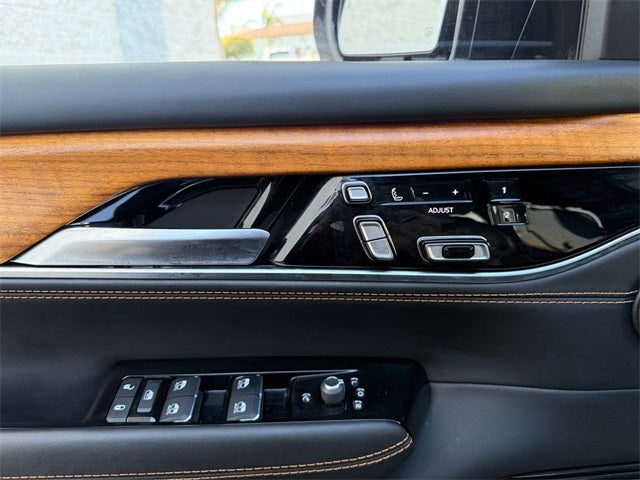 2023 Jeep Grand Wagoneer Series III