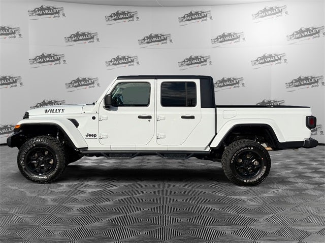 2021 Jeep Gladiator Willys photo 2