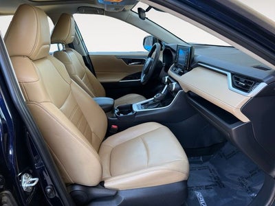 2020 Toyota RAV4 XLE Premium