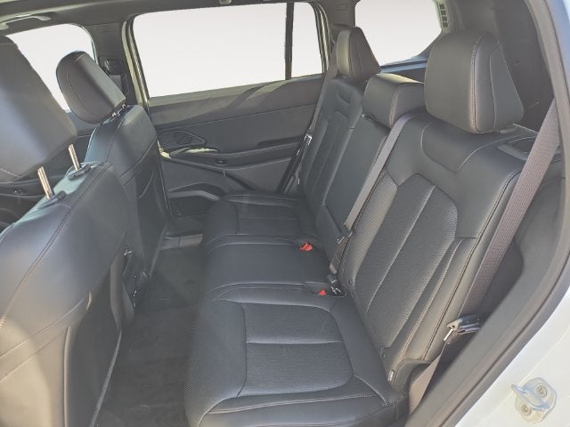 2027 Jeep Cherokee Overland