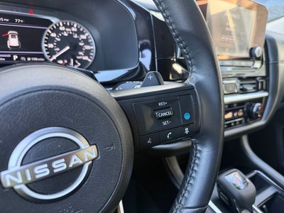 2025 Nissan Pathfinder SV