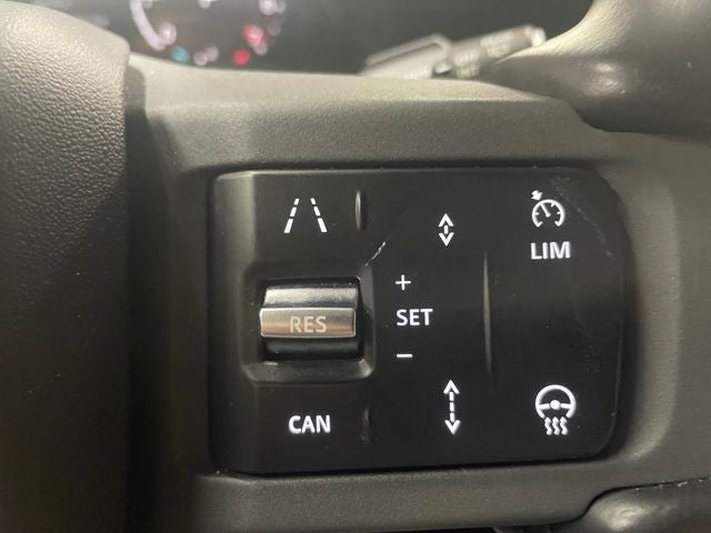 2024 Land Rover Defender 110 X-Dynamic SE