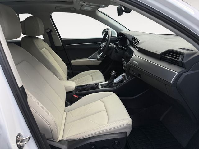 2024 Audi Q3 Premium quattro