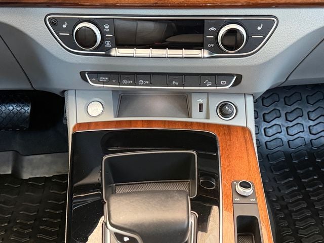 2022 Audi Q5 45 S line Premium quattro